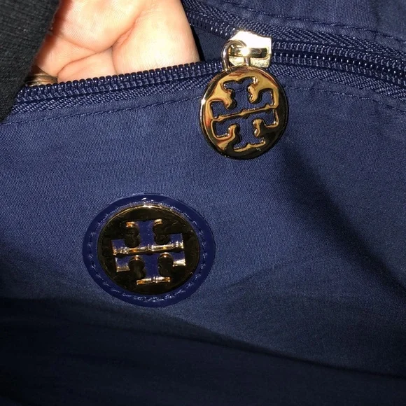 Tory Burch Tote Bag in GUC - Picture 6 of 14